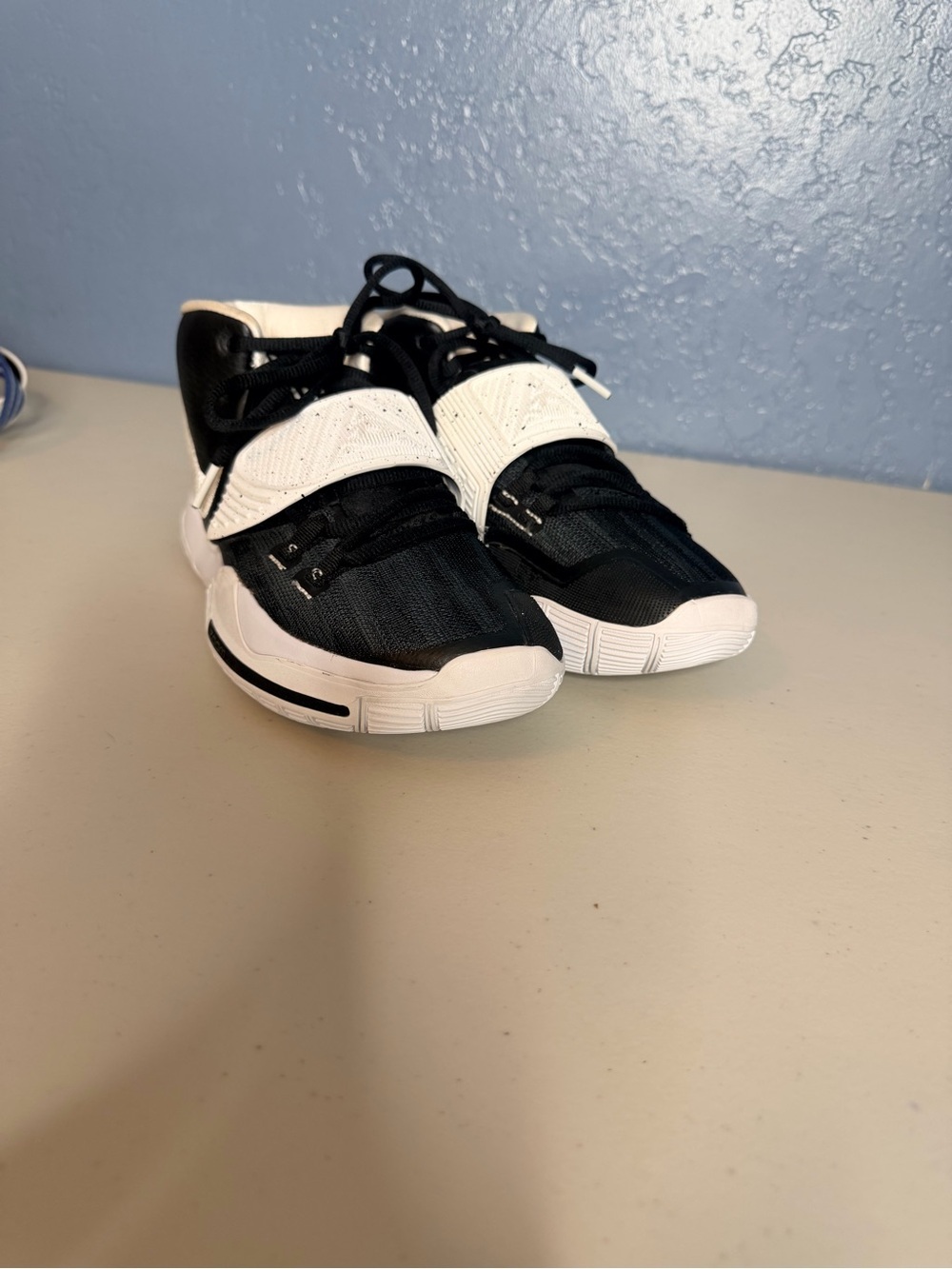 Nike Kyrie 6 Team 'Black White' Oreo (Style Code: CK5869-002 men 7.5
